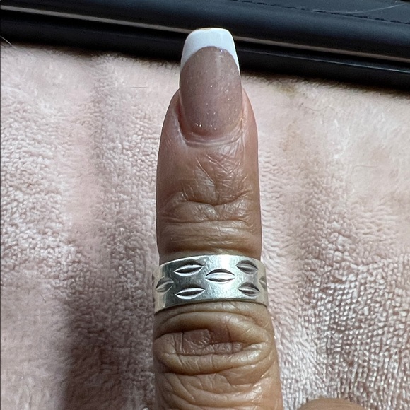 9k white solid gold vintage ring size 8 - Picture 1 of 7